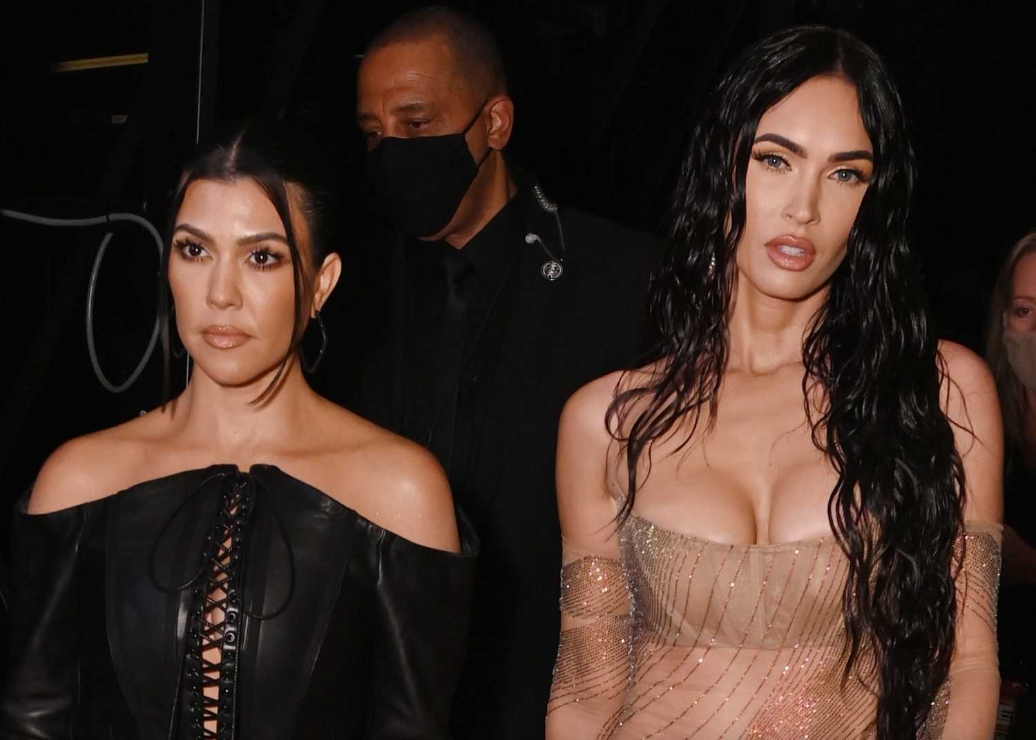 Megan Fox et Kourtney Kardashian posent topless ensemble!