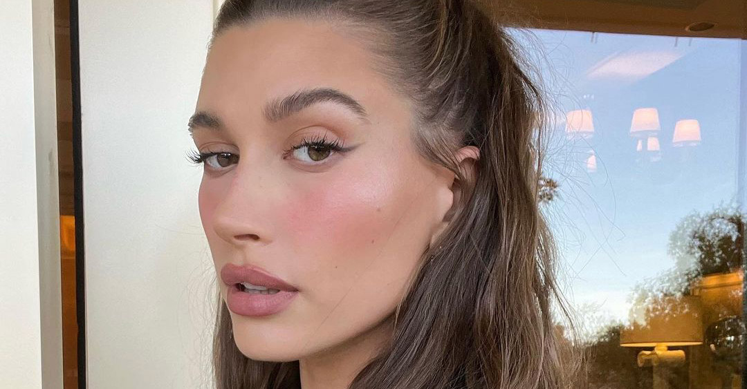 Hailey Bieber Adopte Les Cheveux Rouges Et Elle Est Méconnaissable