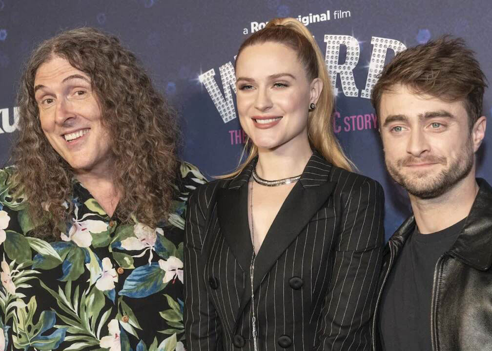 Evan Rachel Wood Et Daniel Radcliffe à New York Pour L’étrange Première ...