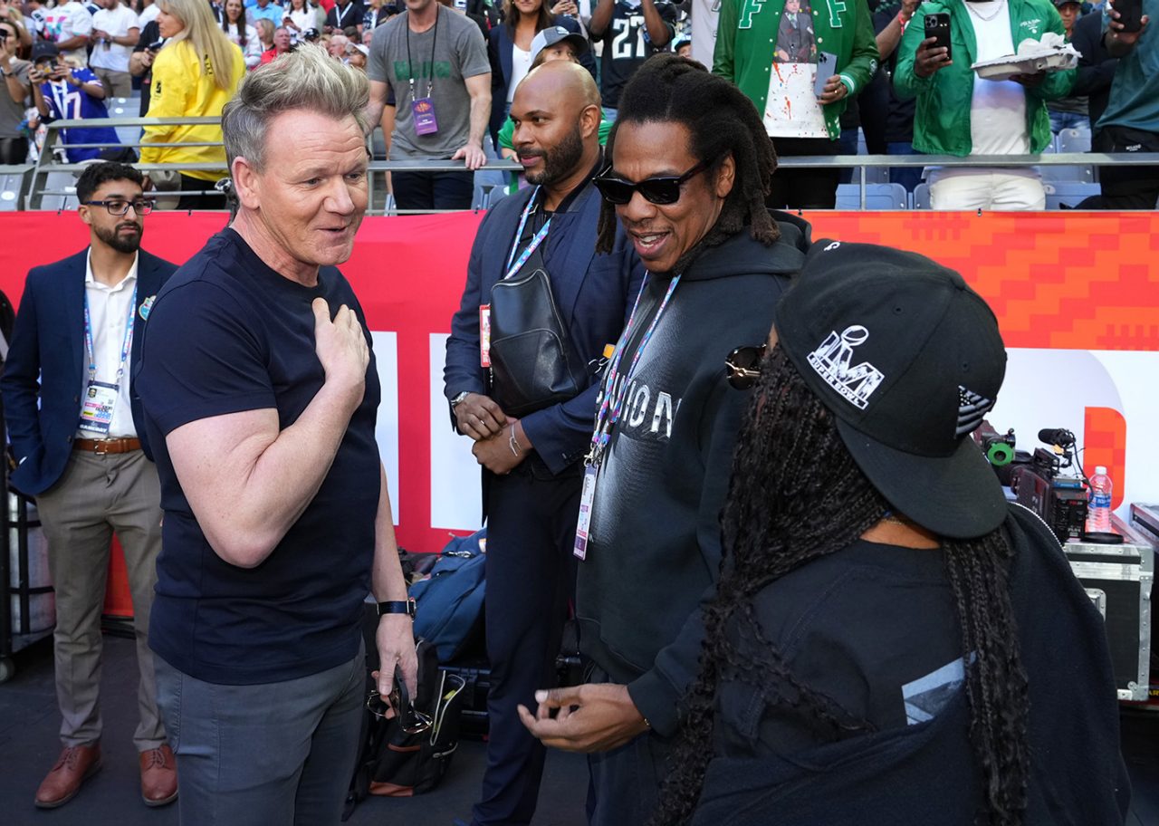 GLENDALE, ARIZONA - FEBRUARY 12:  (L-R) Gordon Ramsay, Jay-Z and Blue Ivy Carter attend Super Bowl LVII at State Farm Stadium on February 12, 2023 in Glendale, Arizona. (Photo by Kevin Mazur/Getty Images for Roc Nation)