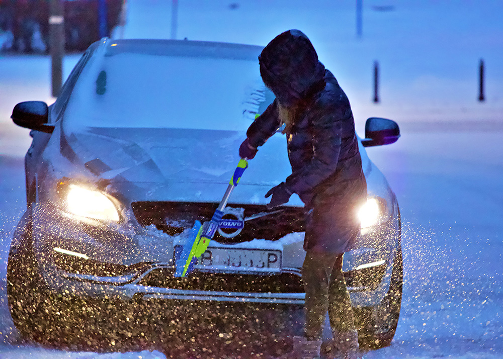 Gratteleurs à glace pour pare-brise de voiture, pelle à neige, grattoir à  glace de voiture facile à enlever Glace / neige / givre pour voiture,  camion, SUV